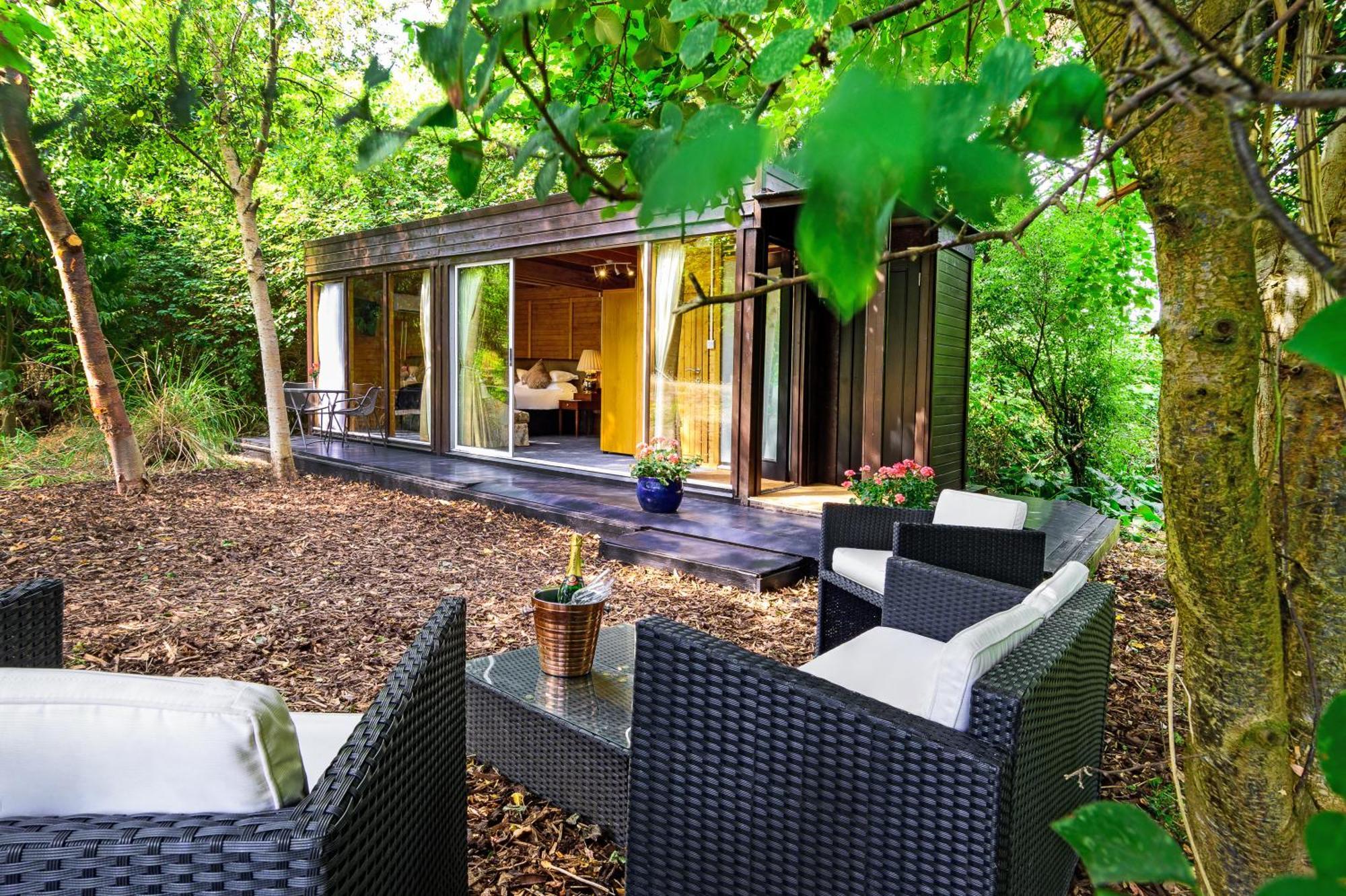 The Inn On The Green Cookham Dean Exteriör bild